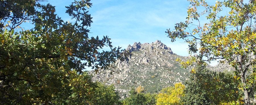 Vista de la Sierra de la Cabrera desde el Huerto del Convento de San Antonio. Foto: Rural Inside